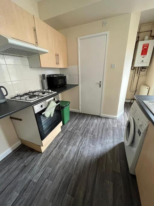 Апартаменты Flat 1, 67 Colwick Road Ng2 4Al Ноттингем Экстерьер фото